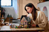 Hocus Pocus: The Sanderson Sisters' Cottage (2316+pcs)