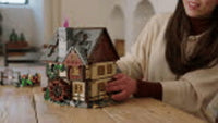 Hocus Pocus: The Sanderson Sisters' Cottage (2316+pcs)