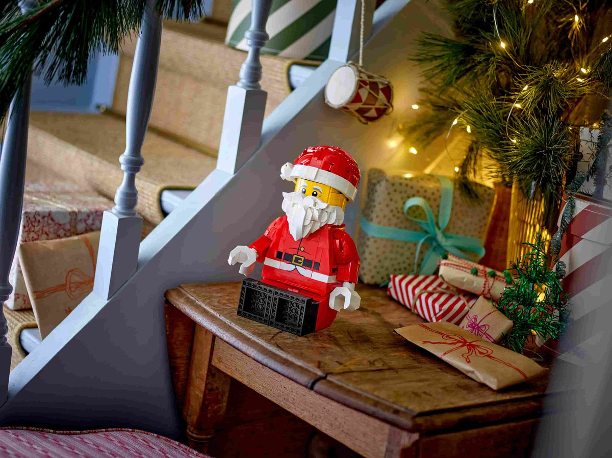 Up-Scaled Santa Minifigure (761+pcs)