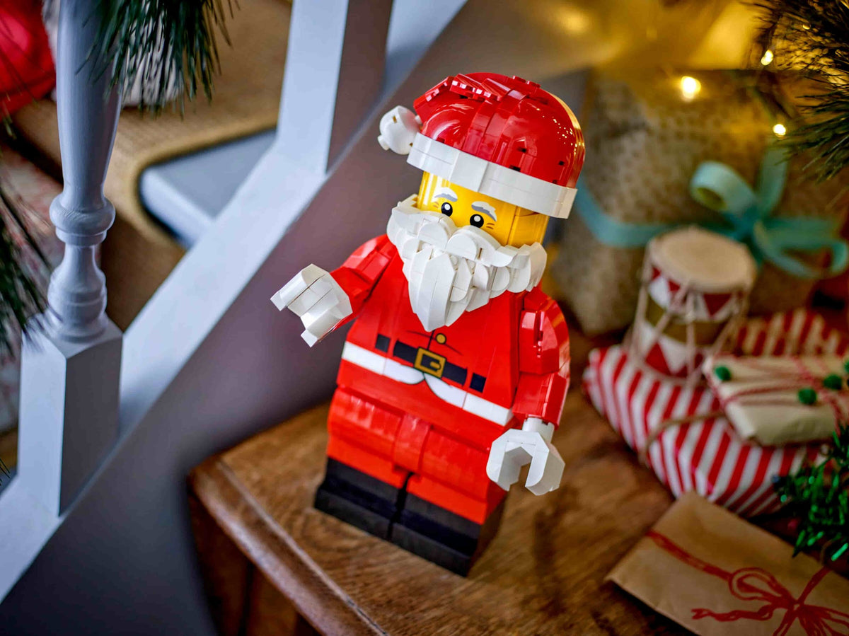 Up-Scaled Santa Minifigure (761+pcs)
